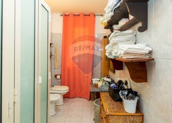 Bagno - Appartamento via salvatore quasimodo
 
12, Aci Sant'Antonio - foto 10