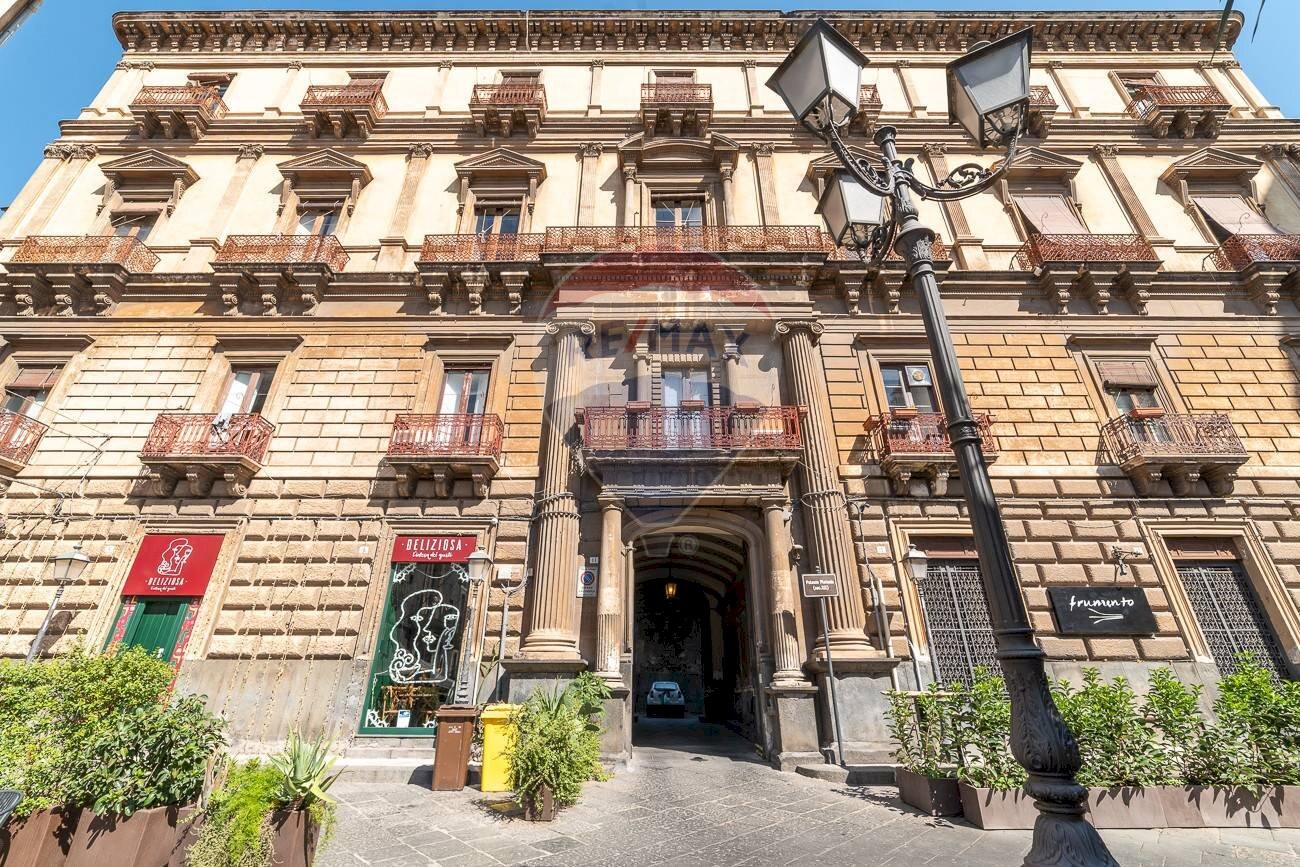 Edificio all\'aperto - Appartamento Piazza San Francesco D'assisi
 
11, Catania - foto 1