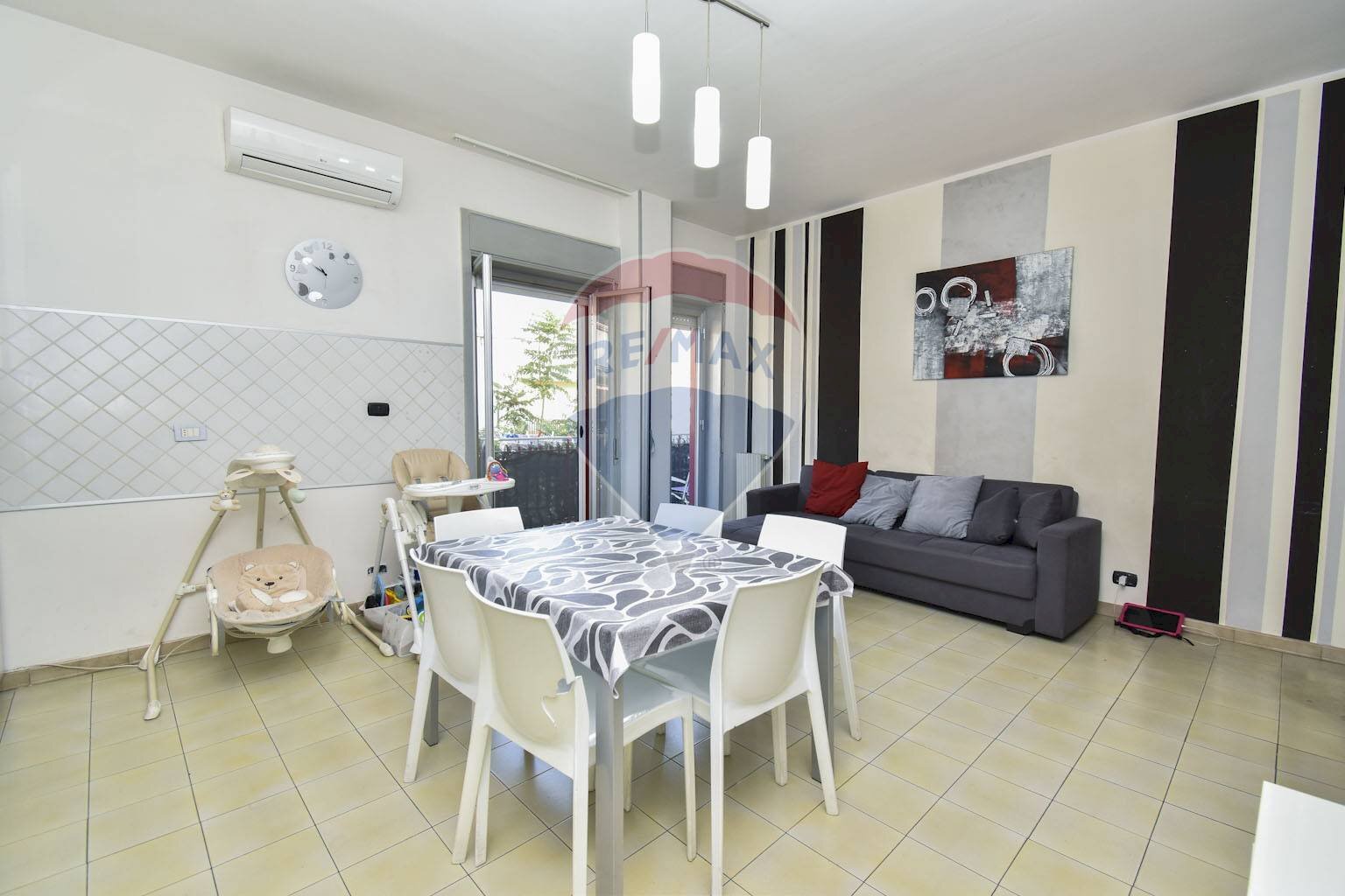 Sala da pranzo - Quadrilocale Via dei Palici
 
28, Adrano - foto 2