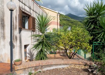 Giardino - Casa indipendente VIA GAROTTOLI
 
S.N.C., Maratea - foto 3