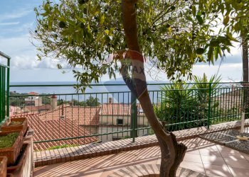 Balcone - Casa indipendente VIA GAROTTOLI
 
S.N.C., Maratea - foto 5
