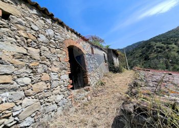 Vista delle montagne - Rustico SP 7 (C.da Costa Galluzzo), Graniti - foto 12