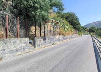 Giardino - Rustico SP 7 (C.da Costa Galluzzo), Graniti - foto 17