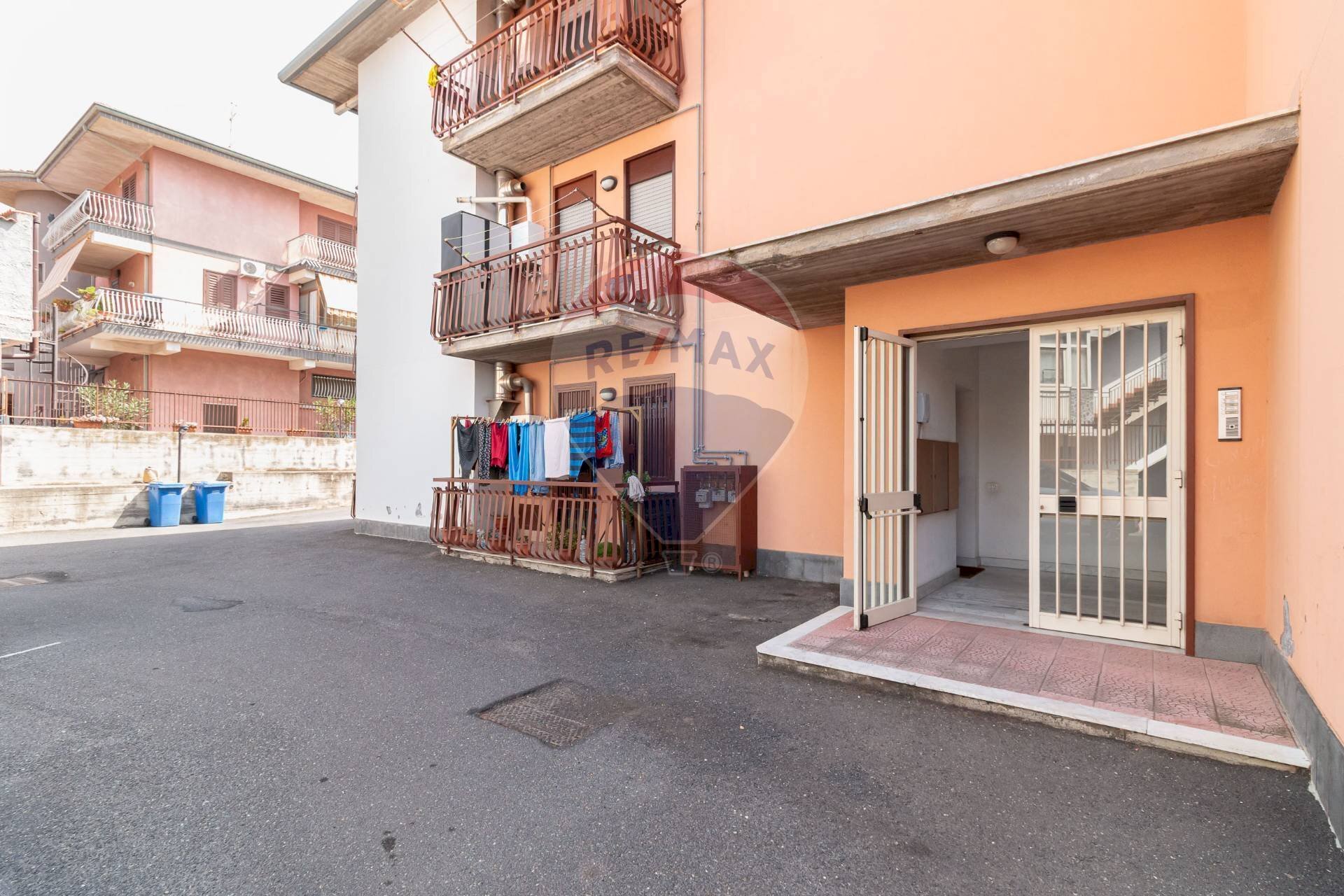 Edificio all\'aperto - Trilocale Antonino Corsaro
 
11, Camporotondo Etneo - foto 2