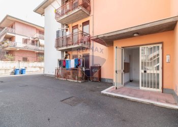 Edificio all\'aperto - Trilocale Antonino Corsaro
 
11, Camporotondo Etneo - foto 2