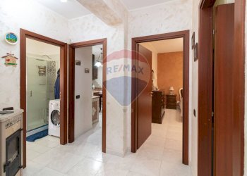 Hall / corridoio - Trilocale Antonino Corsaro
 
11, Camporotondo Etneo - foto 9