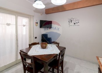 Sala da pranzo - Trilocale Antonino Corsaro
 
11, Camporotondo Etneo - foto 16