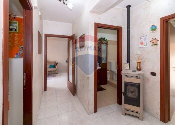 Hall / corridoio - Trilocale Antonino Corsaro
 
11, Camporotondo Etneo - foto 19