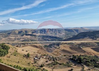 Vista delle montagne - Trilocale via dello Stadio
 
20, Enna - foto 7