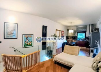 soggiorno con angolo cottura - Casa semi indipendente via carriona di ravaccione, Carrara - foto 5