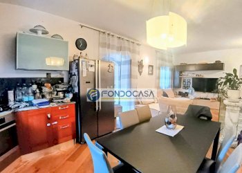 soggiorno con angolo cottura - Casa semi indipendente via carriona di ravaccione, Carrara - foto 6