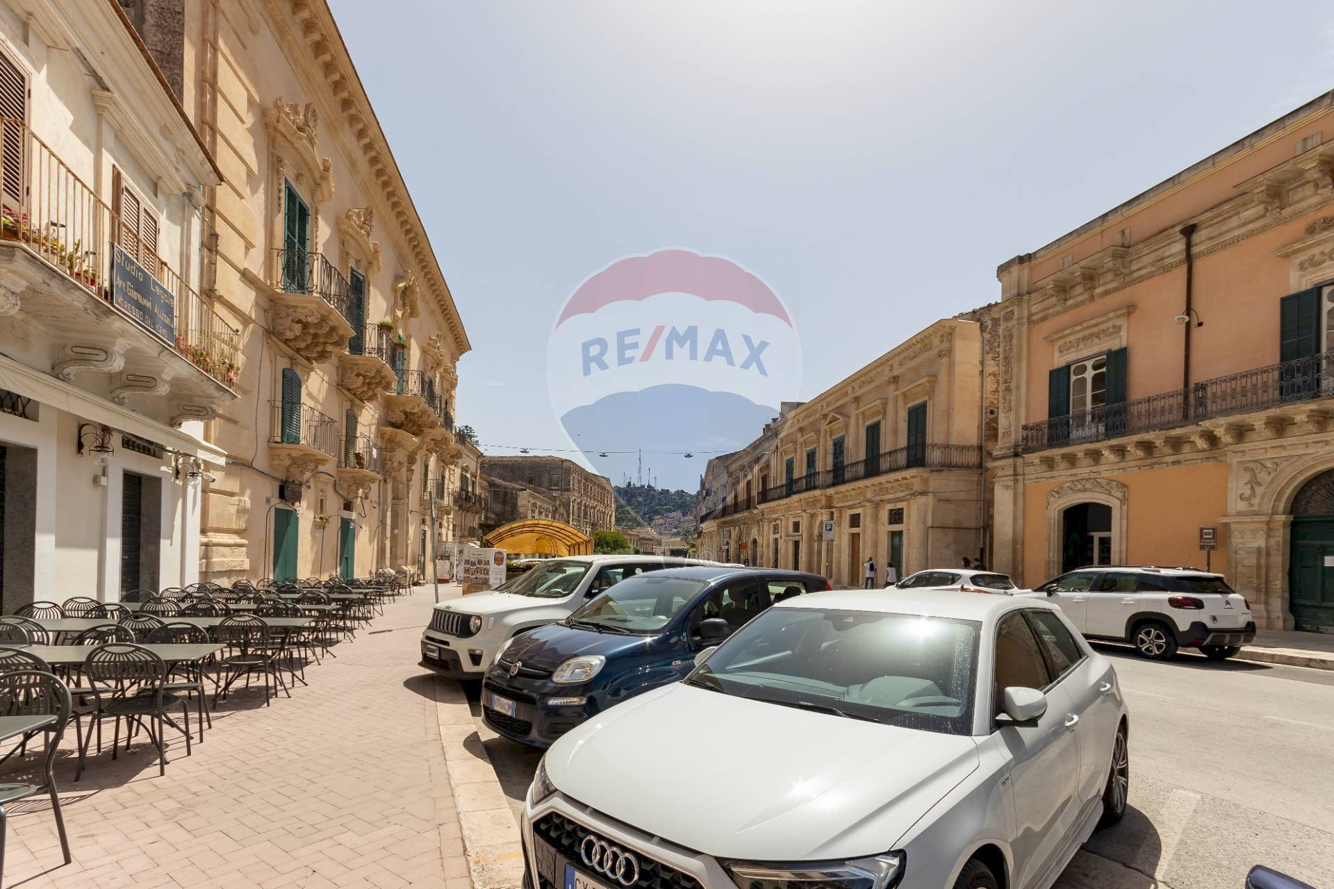 Edificio all\'aperto - Casa indipendente CORSO UMBERTO 1
 
244, Modica - foto 1