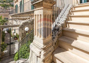 Scale - Casa indipendente CORSO UMBERTO 1
 
244, Modica - foto 4