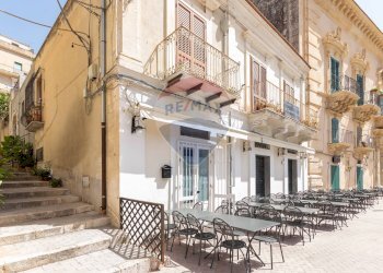 Edificio all\'aperto - Casa indipendente CORSO UMBERTO 1
 
244, Modica - foto 59