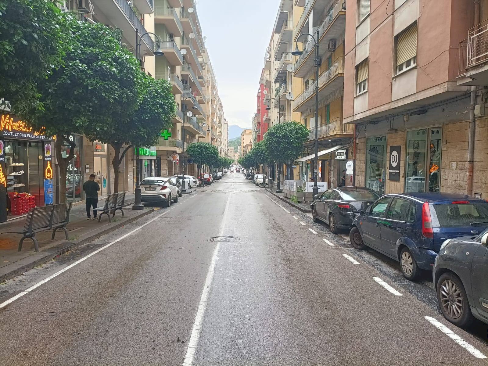 Foto 1 - Locale Commerciale Via A. Barbarulo
 
71, Nocera Inferiore - foto 1