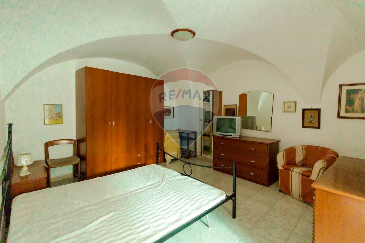 Camera / camera da letto - Casa indipendente Via San Giuliano
 
8-9, Martina Franca - foto 3