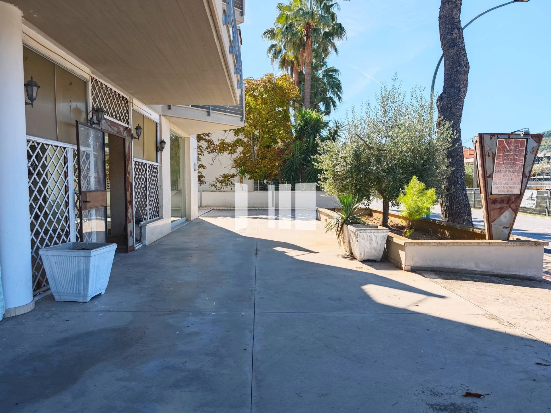 Foto 2 - Locale Commerciale Via Nazionale
 
1, Roseto degli Abruzzi - foto 2