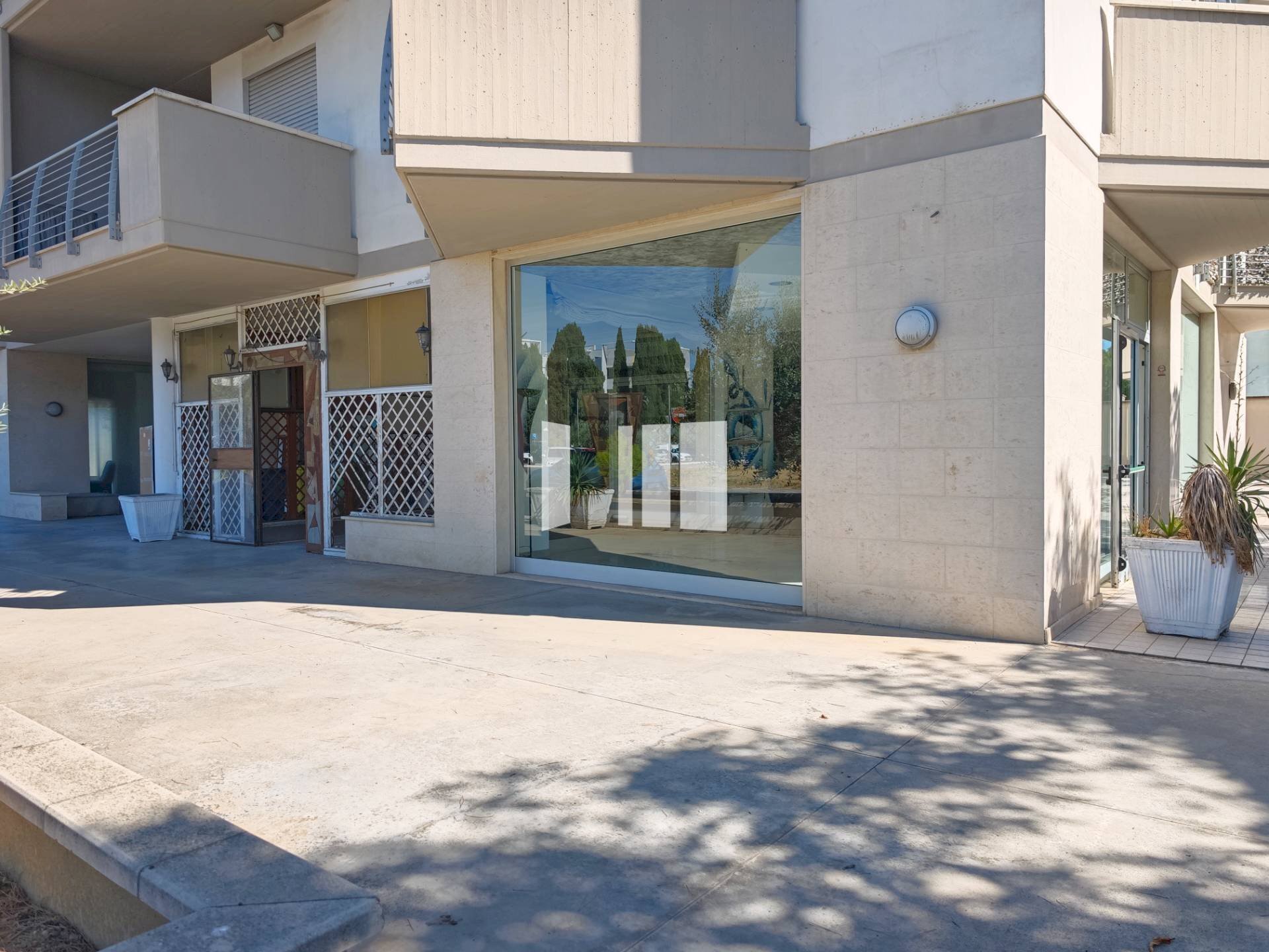 Foto 3 - Locale Commerciale Via Nazionale
 
1, Roseto degli Abruzzi - foto 3