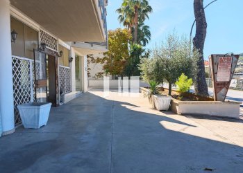 Foto 2 - Commercial Premises Via Nazionale
 
1, Roseto degli Abruzzi - photo 2