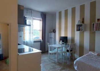 Salone - One-room apartment via Masoero P, Asti - photo 3