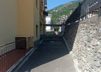 Cortile interno - Bilocale Frazione Clou, Sarre - foto 2