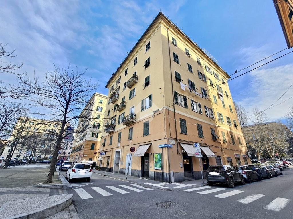 Three-room apartment Piazza Paolo da Novi, Genova (neighborhood Foce) - photo 1
