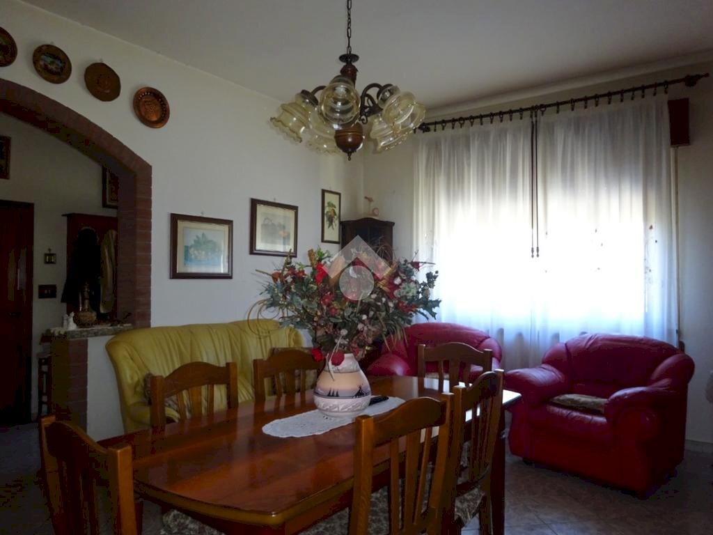 Three-room apartment Viale Adriatico, Masi Torello - photo 2