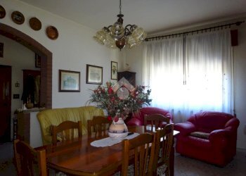 Three-room apartment Viale Adriatico, Masi Torello - photo 2