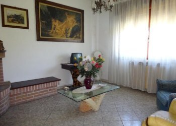 Three-room apartment Viale Adriatico, Masi Torello - photo 8