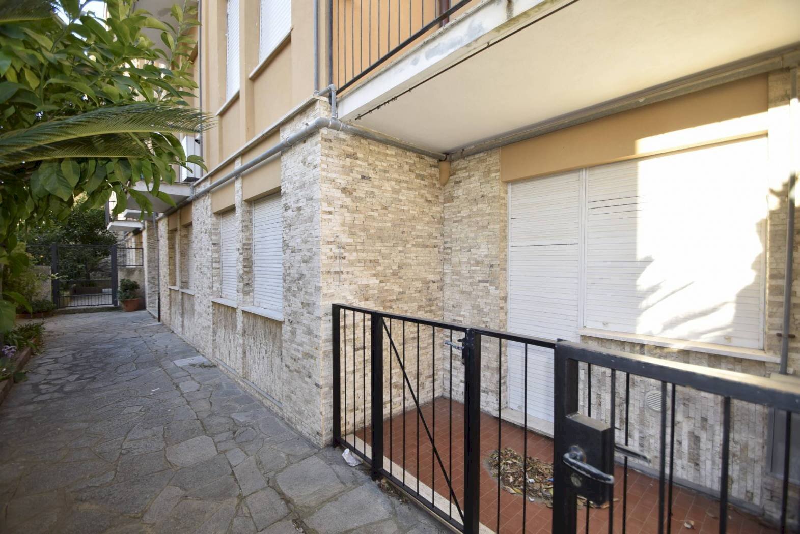 accesso condominiale - Trilocale via Laiolo 2, Spotorno - foto 3