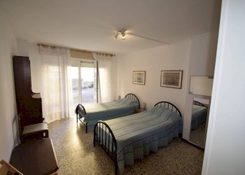 camera doppia - Three-room apartment via Laiolo 2, Spotorno - photo 15