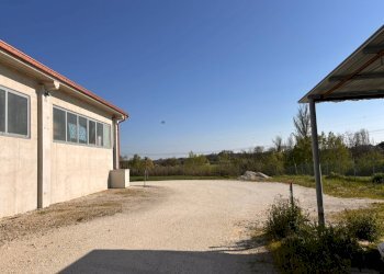 Foto 9 - Capannone via croce di guerro, Chiaravalle - foto 9