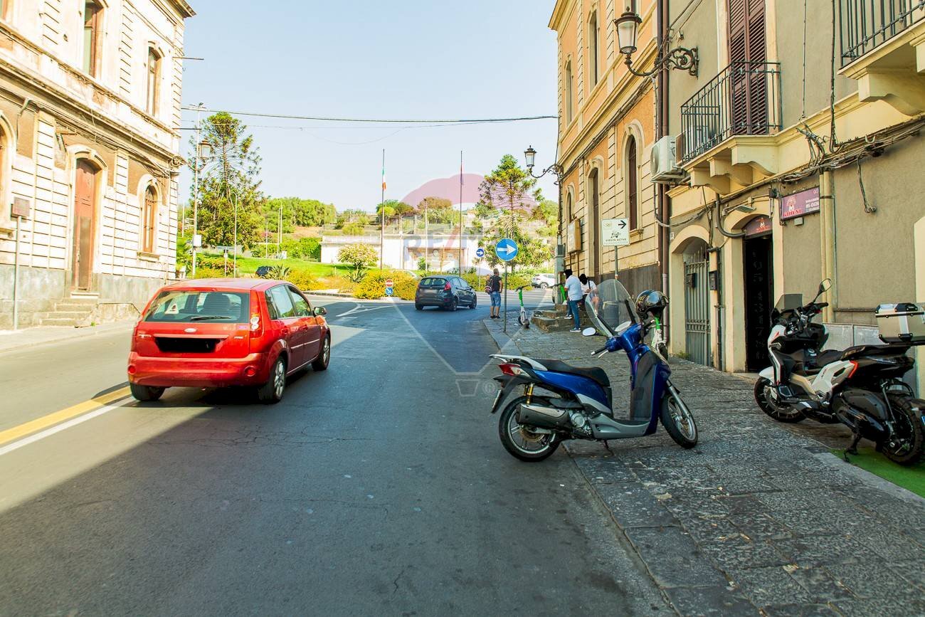 Edificio all\'aperto - Attività Commerciale Via Etnea
 
778, Catania - foto 1
