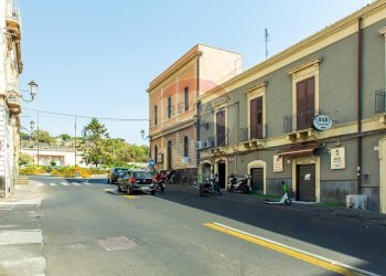 Edificio all\'aperto - Attività Commerciale Via Etnea
 
778, Catania - foto 4
