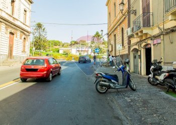 Edificio all\'aperto - Attività Commerciale Via Etnea
 
778, Catania - foto 1