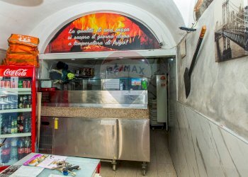 Edificio all\'aperto - Attività Commerciale Via Etnea
 
778, Catania - foto 8