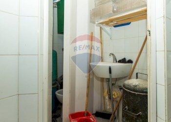 Bagno - Attività Commerciale Via Etnea
 
778, Catania - foto 23