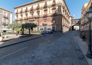 Edificio all\'aperto - Appartamento Piazza San Francesco D'assisi
 
11, Catania - foto 1