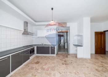 Cucina - Appartamento Via Pier Santi Mattarella
 
74, Belpasso - foto 1