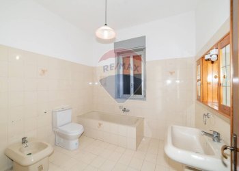 Bagno - Appartamento Via Pier Santi Mattarella
 
74, Belpasso - foto 16