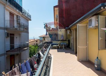 Balcone - Trilocale Via Vittorio Emanuele
 
104, Gravina di Catania - foto 17