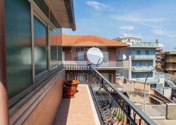 Balcone - Trilocale Via Vittorio Emanuele
 
104, Gravina di Catania - foto 18