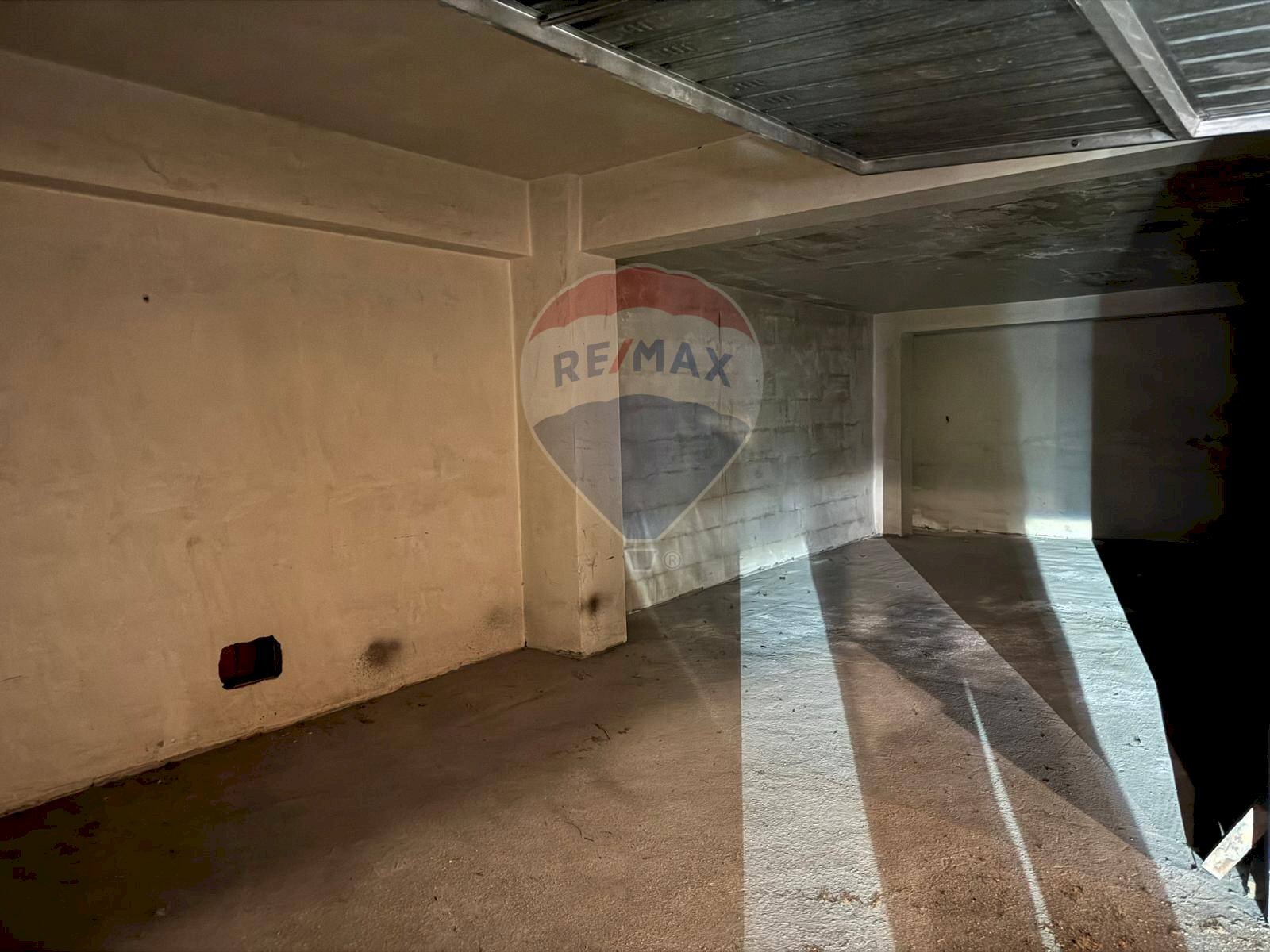 Stanza vuota - Box via acicastello
85, Aci Castello - foto 2