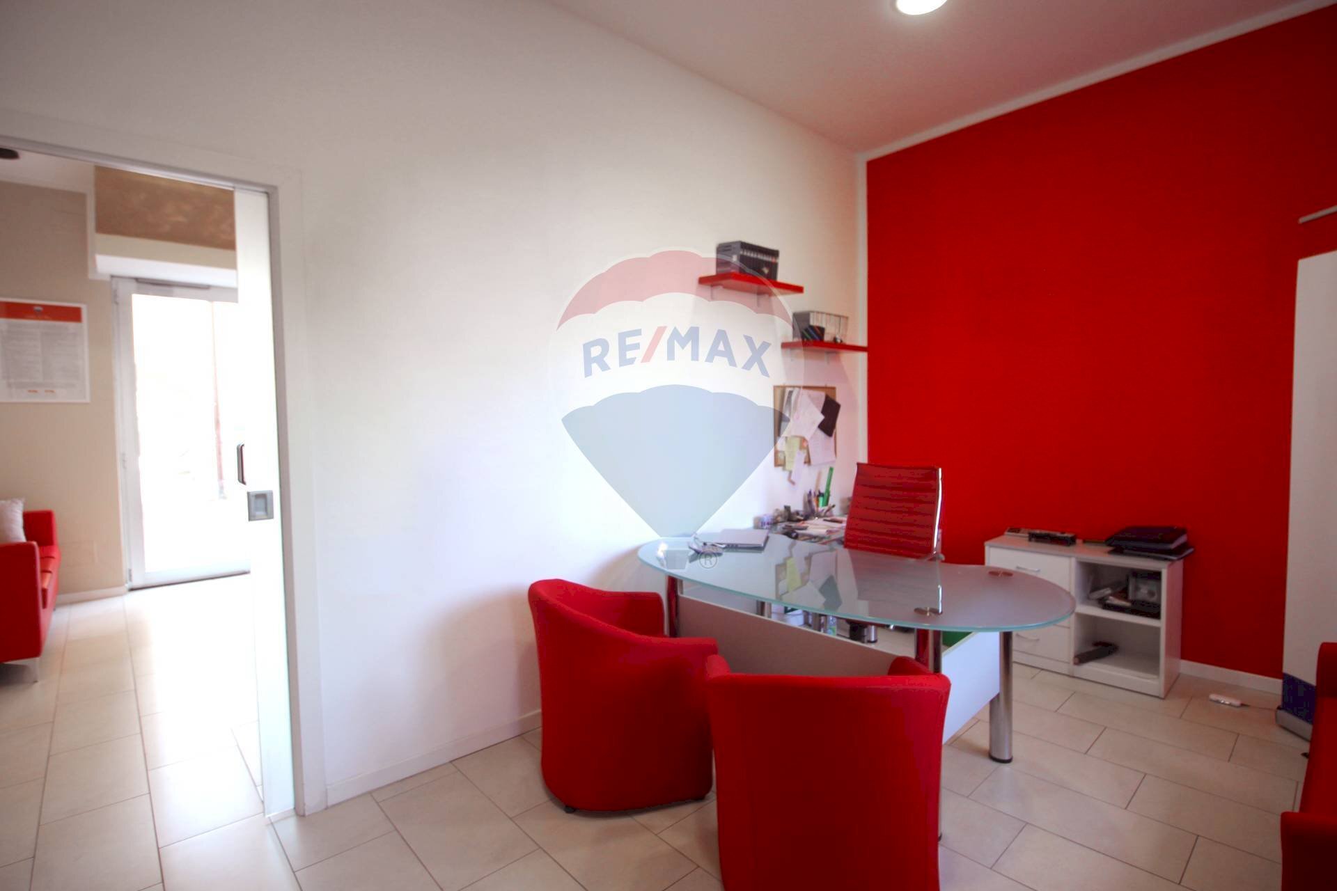 Foto 3 - Shop via garibaldi
 
52, Ponte San Pietro - photo 3