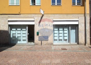 Foto 14 - Negozio via garibaldi
 
52, Ponte San Pietro - foto 14