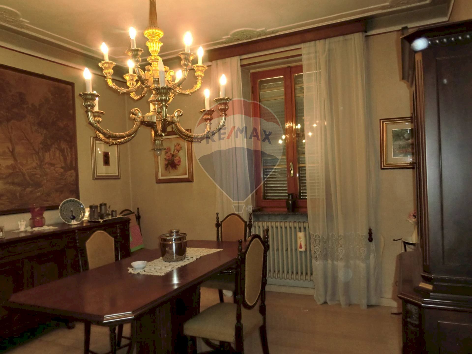 Sala da pranzo - Three-room apartment via Fratelli Bricco
 
6, Cerano - photo 2