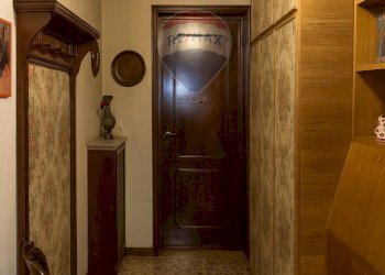 Hall / corridoio - Trilocale via Fratelli Bricco
 
6, Cerano - foto 13