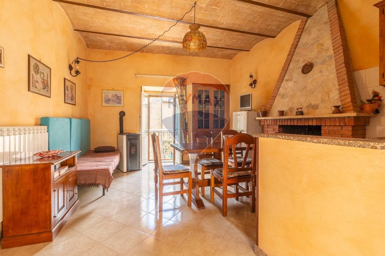 Sala da pranzo - Bilocale Via Palestro
 
51, Ischia di Castro - foto 1