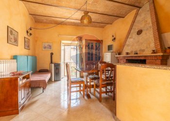 Sala da pranzo - Bilocale Via Palestro
 
51, Ischia di Castro - foto 1