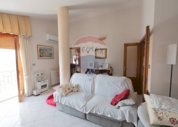 Sala da pranzo - Villa Corso Vittorio Emanuele
 
3, Carinola - foto 13